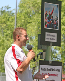 Curtis Tomasevicz speaks at Old Settlers